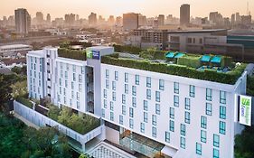Holiday Inn Express Bangkok Soi Soonvijai By Ihg